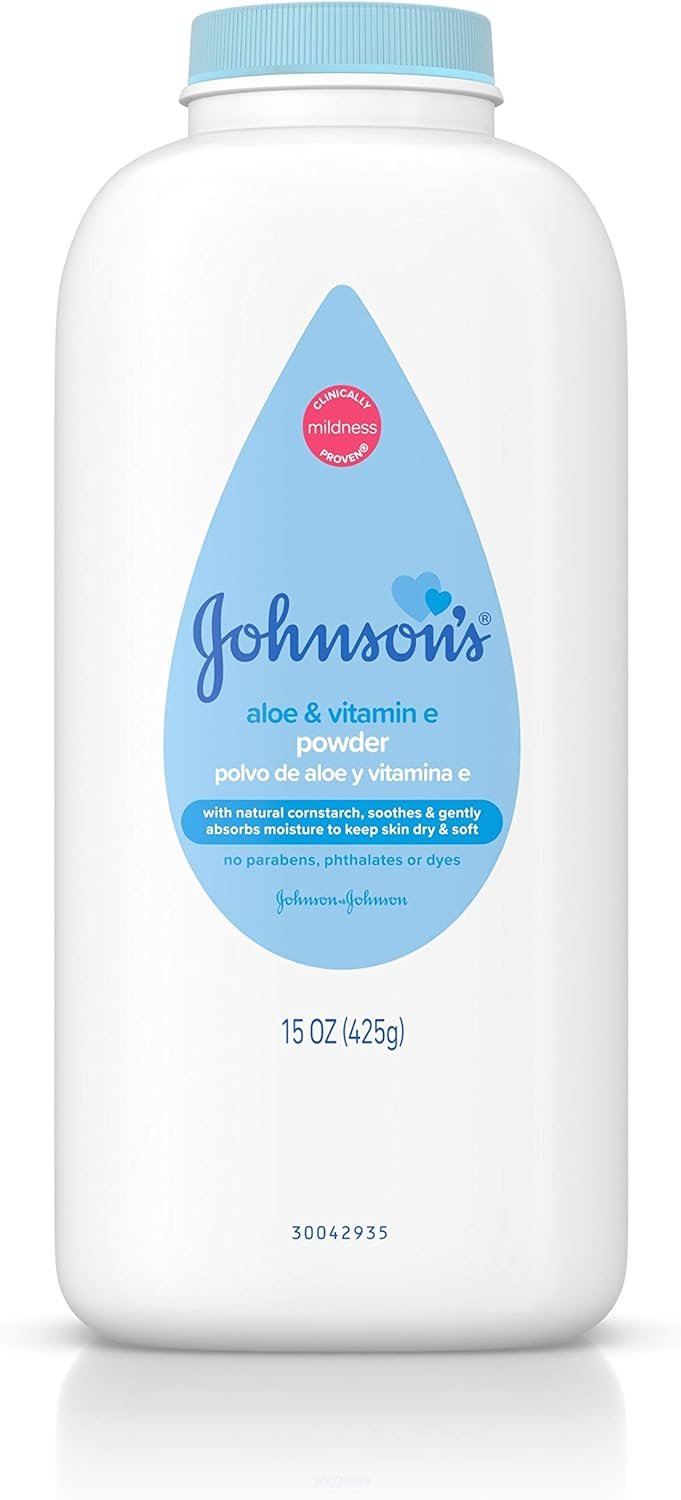 Johnson's Baby Powder, Naturally Derived Cornstarch with Aloe & Vitamin E for Delicate Skin, Hypoallergenic and Free of Parabens, Phthalates, and Dyes for Gentle Baby Skin Care, 15 oz